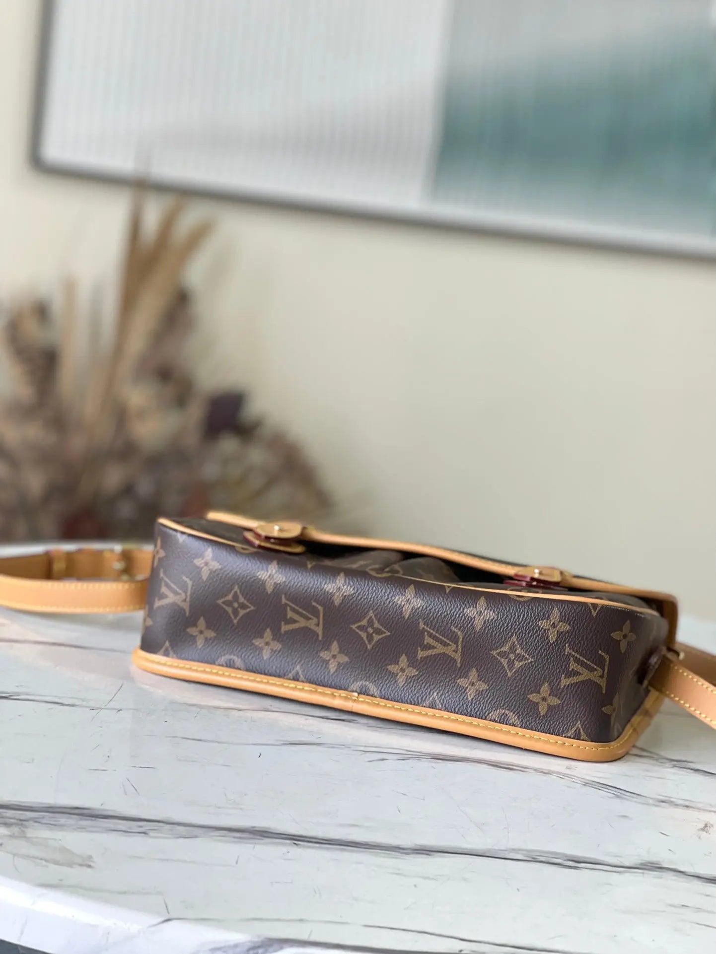 LV Monogram M42247 outblackco