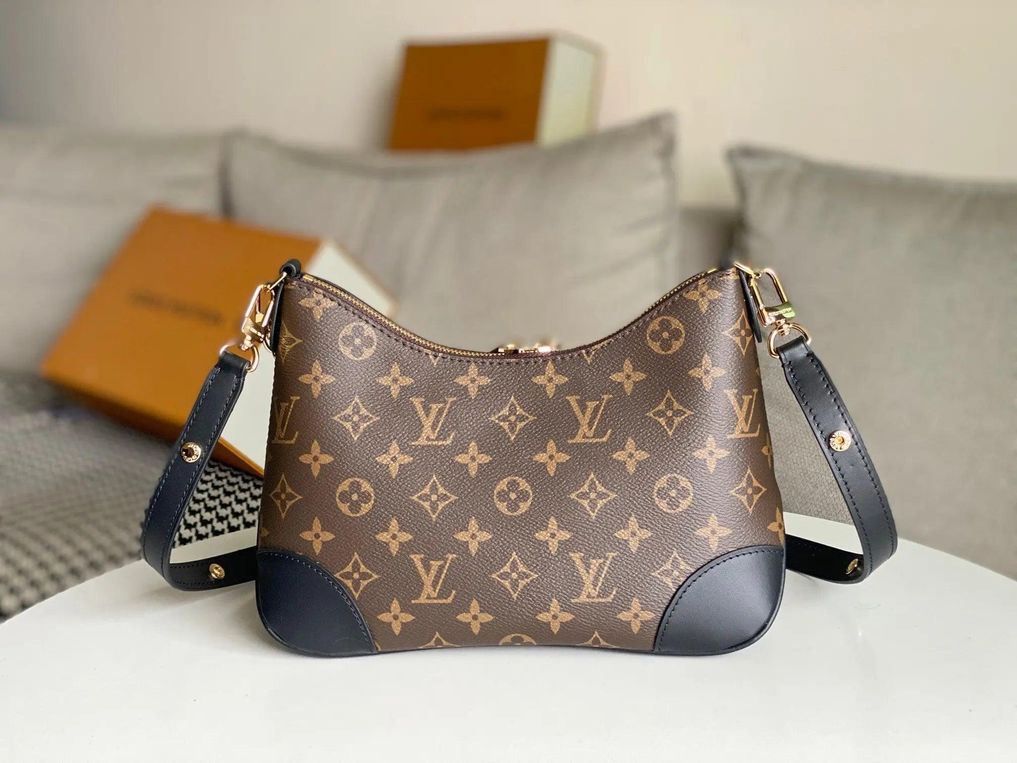 LV Monogram M45832 outblackco