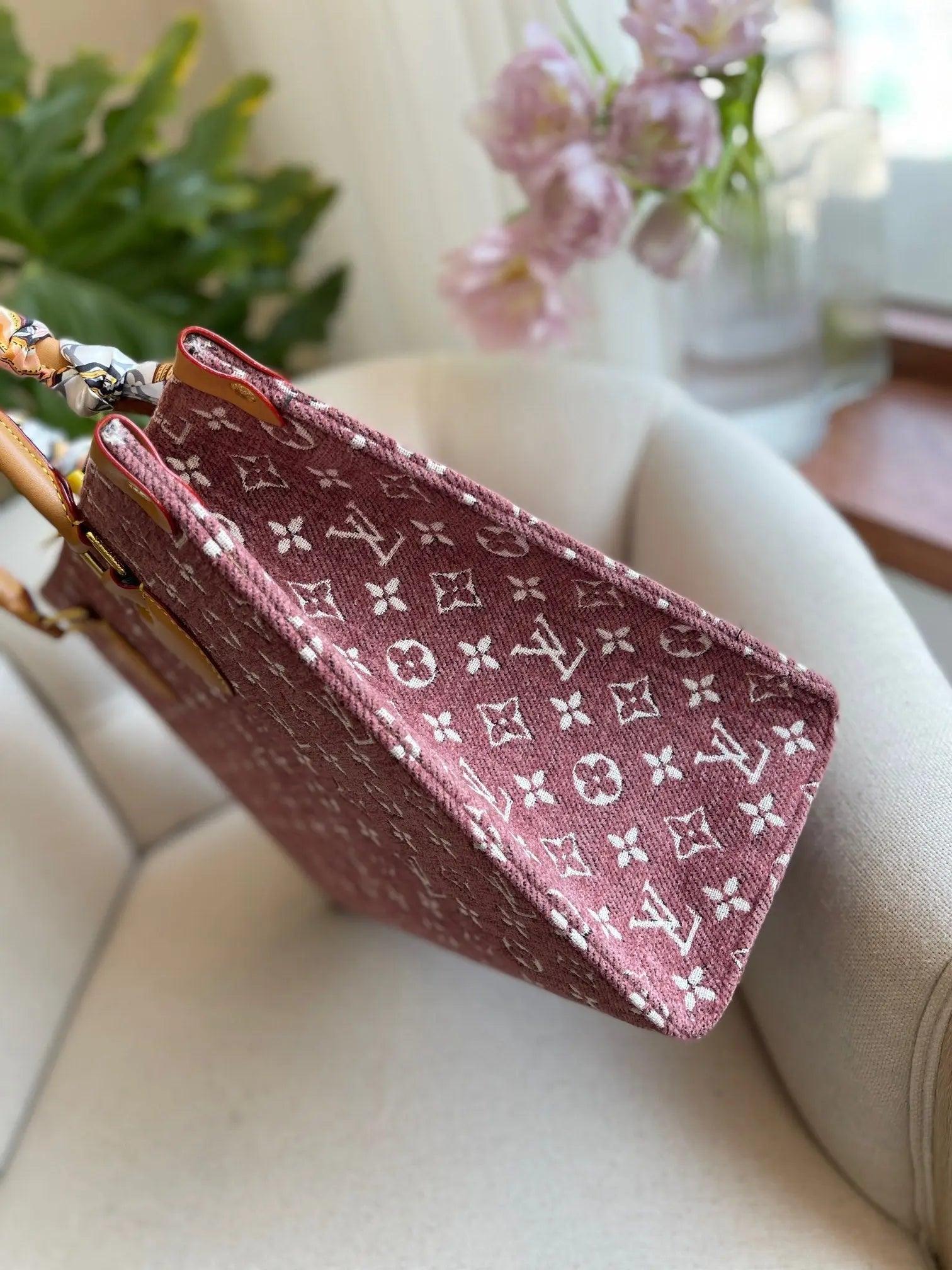 LV ONTHEGO BAG sneakeronline