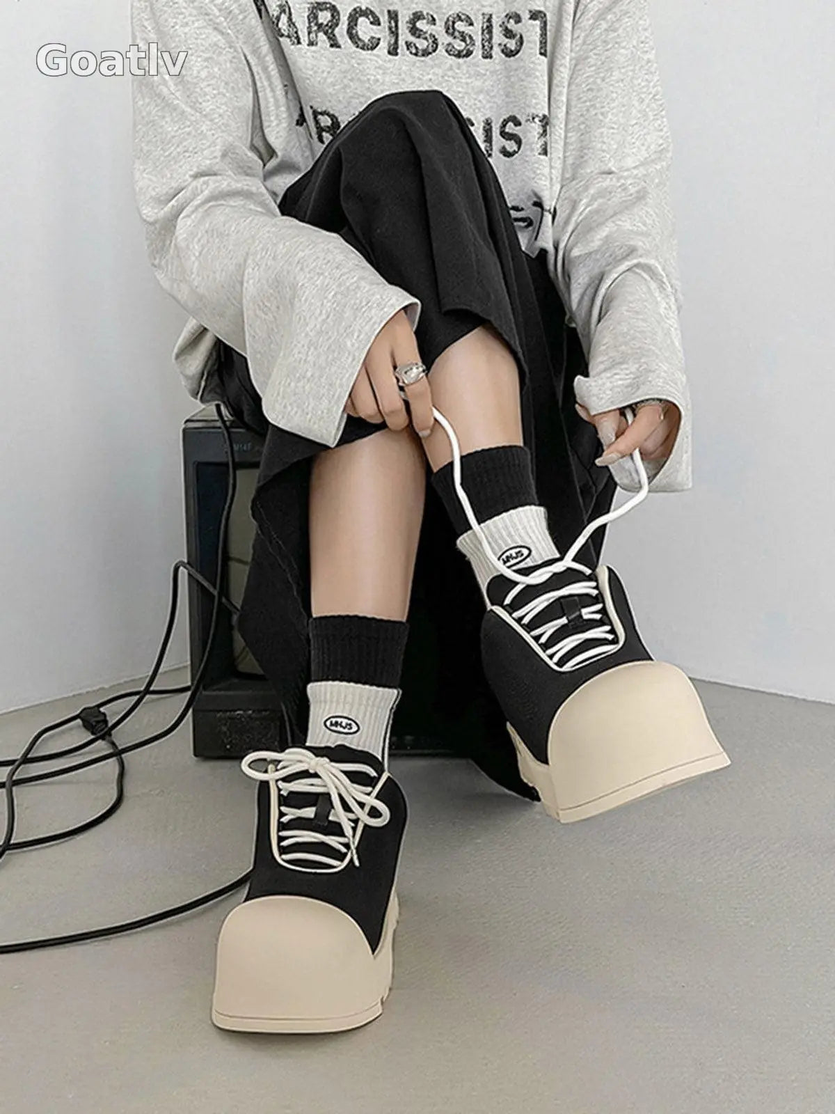 Sneakerhill Low Top Canvas Platform Sneakers - 1984