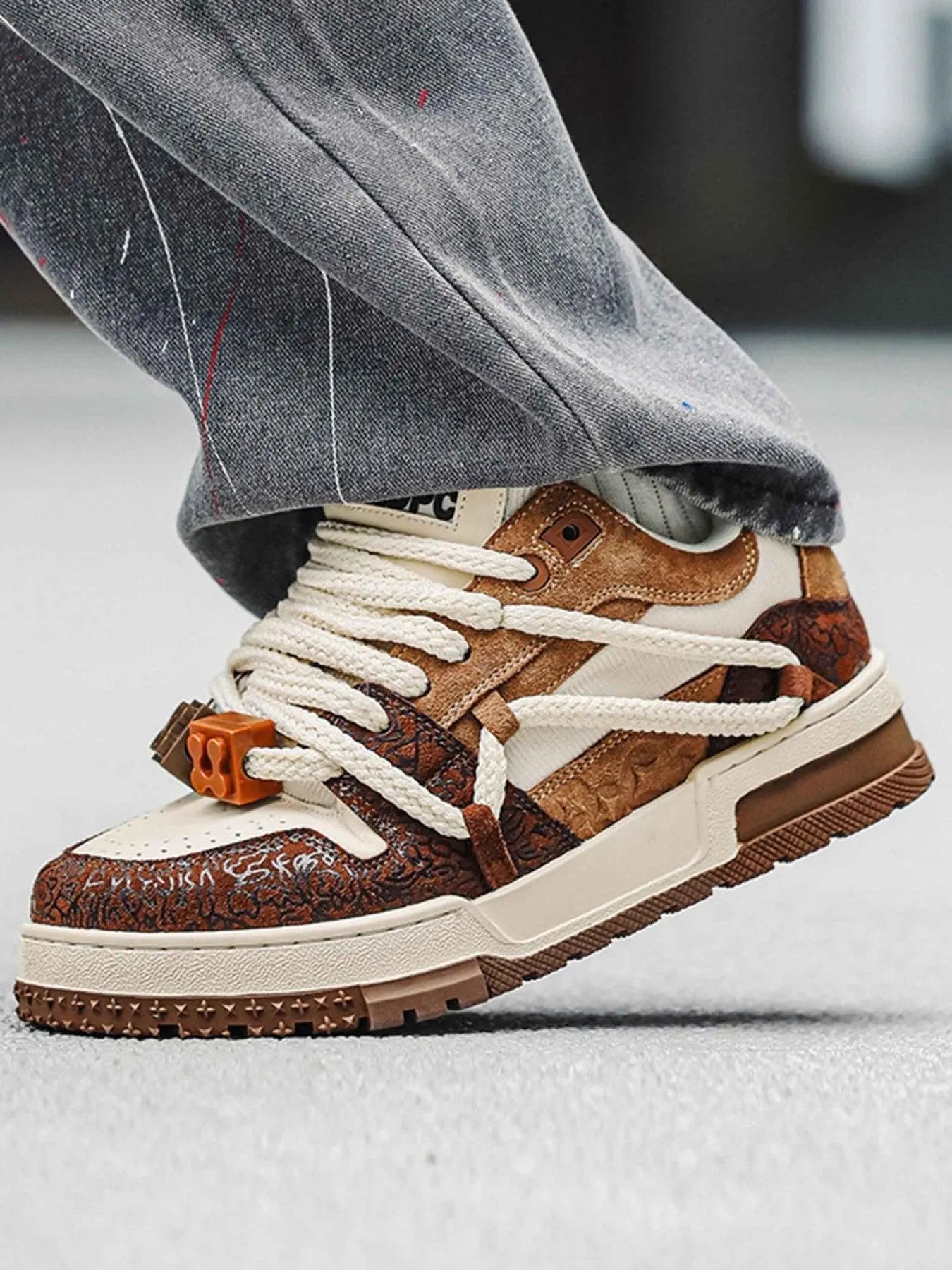 Sneakerhub Everything Goes With Casual Sneakers - 1931 - 1984