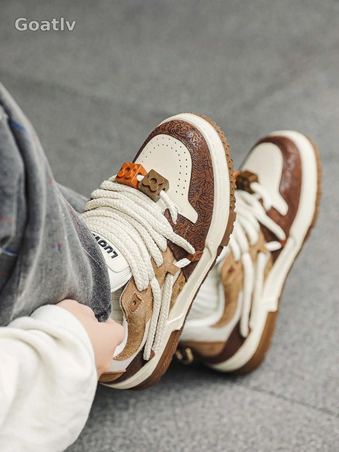 Sneakerhub Everything Goes With Casual Sneakers - 1931 - 1984