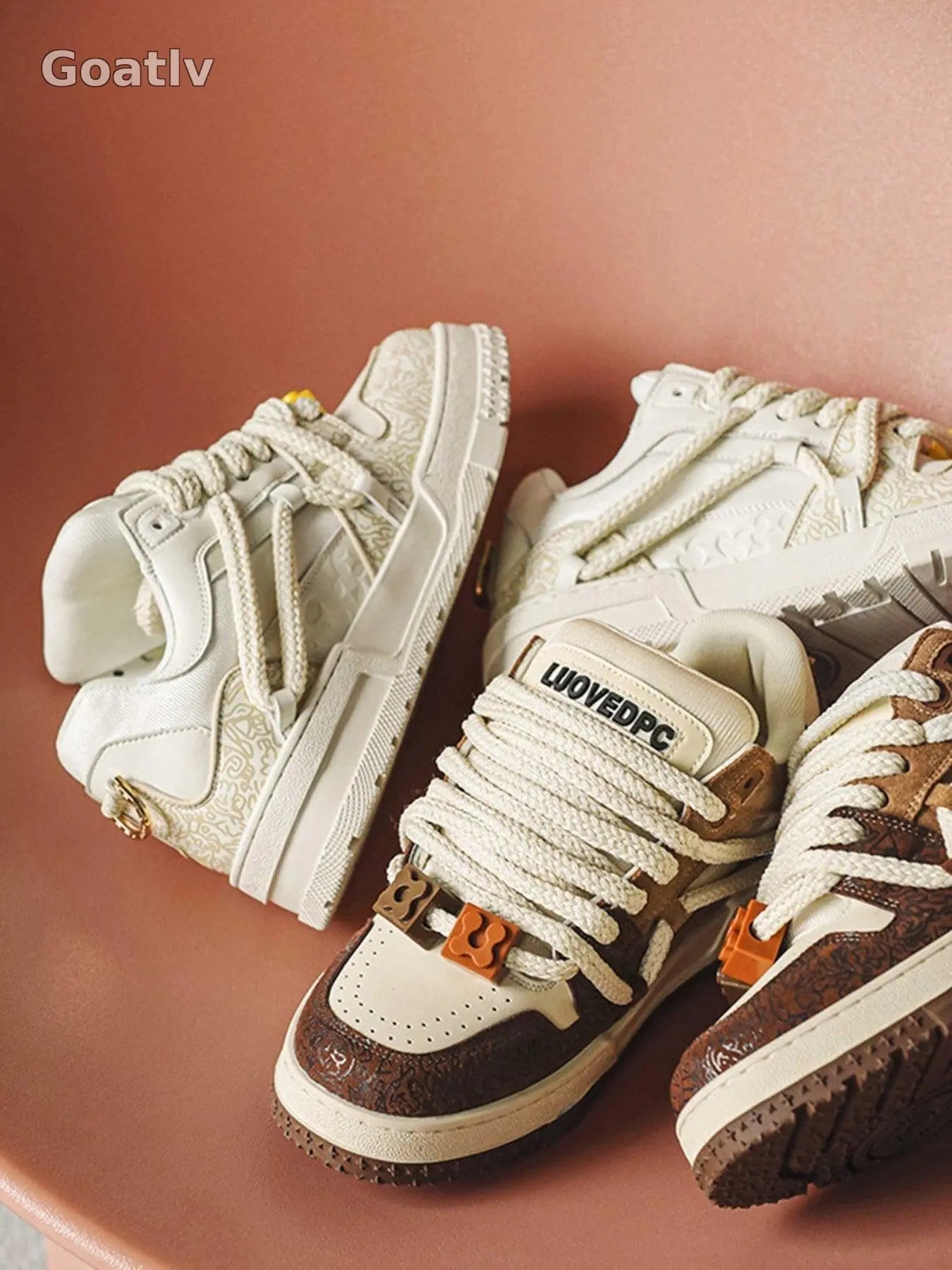Sneakerhub Everything Goes With Casual Sneakers - 1931 - 1984
