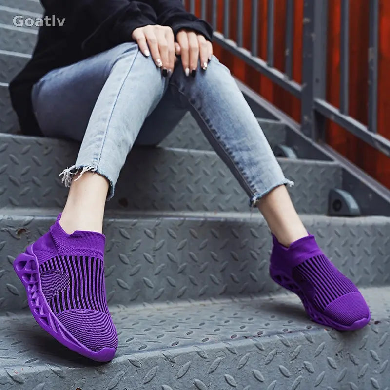 Strato Swift T4 Sneakers