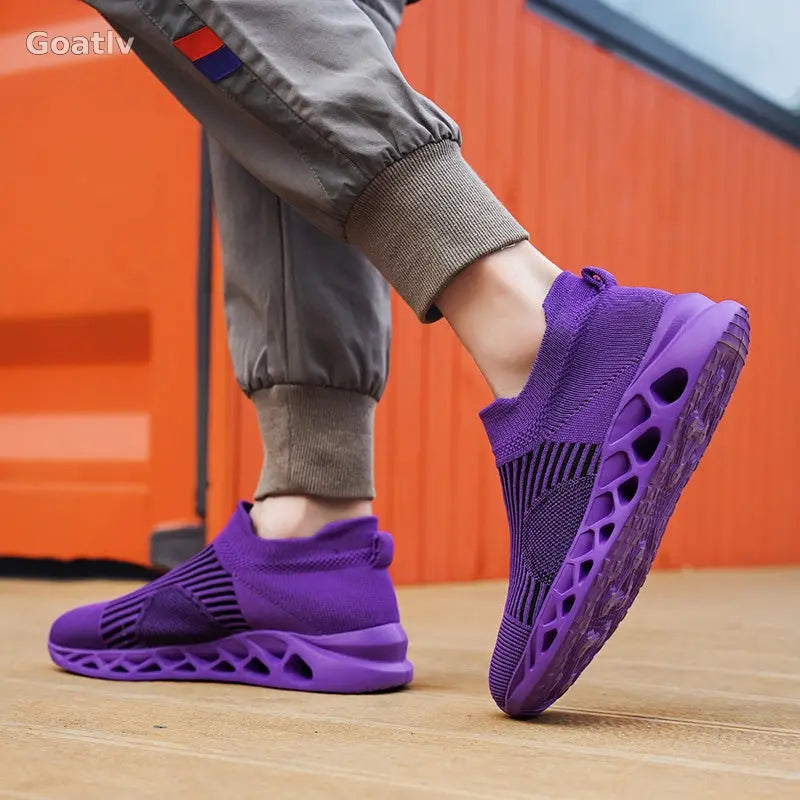 Strato Swift T4 Sneakers