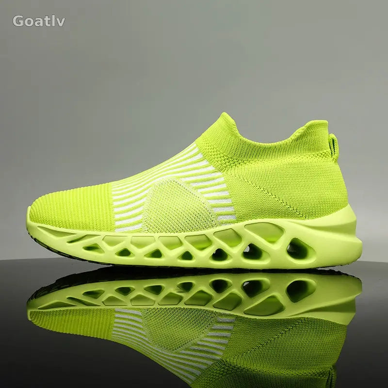 Strato Swift T4 Sneakers