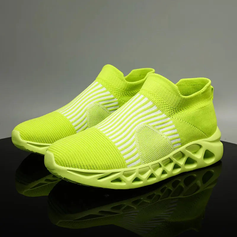 Strato Swift T4 Sneakers