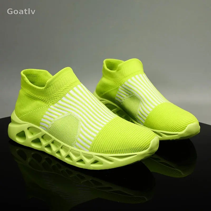Strato Swift T4 Sneakers