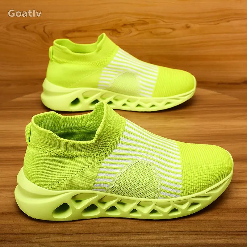 Strato Swift T4 Sneakers