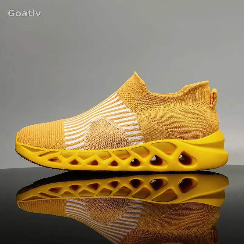 Strato Swift T4 Sneakers