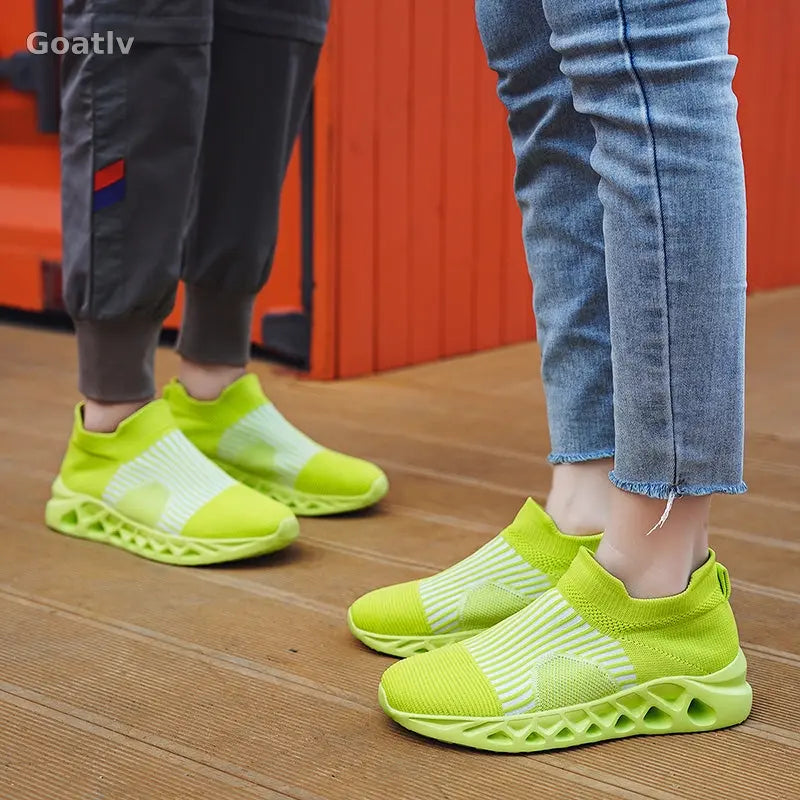 Strato Swift T4 Sneakers