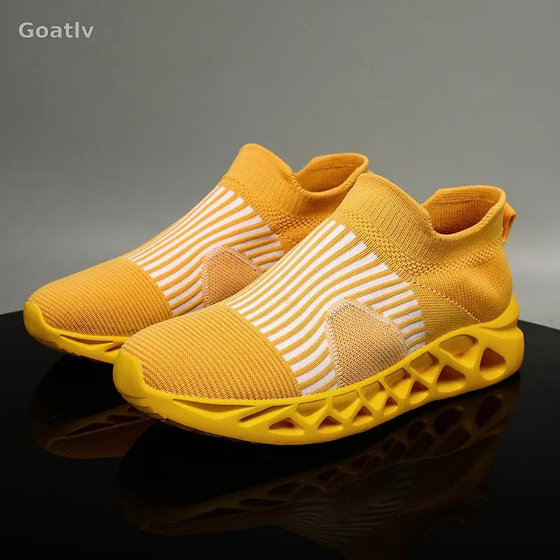 Strato Swift T4 Sneakers