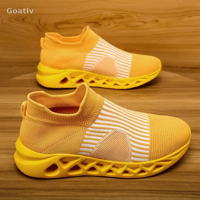 Strato Swift T4 Sneakers
