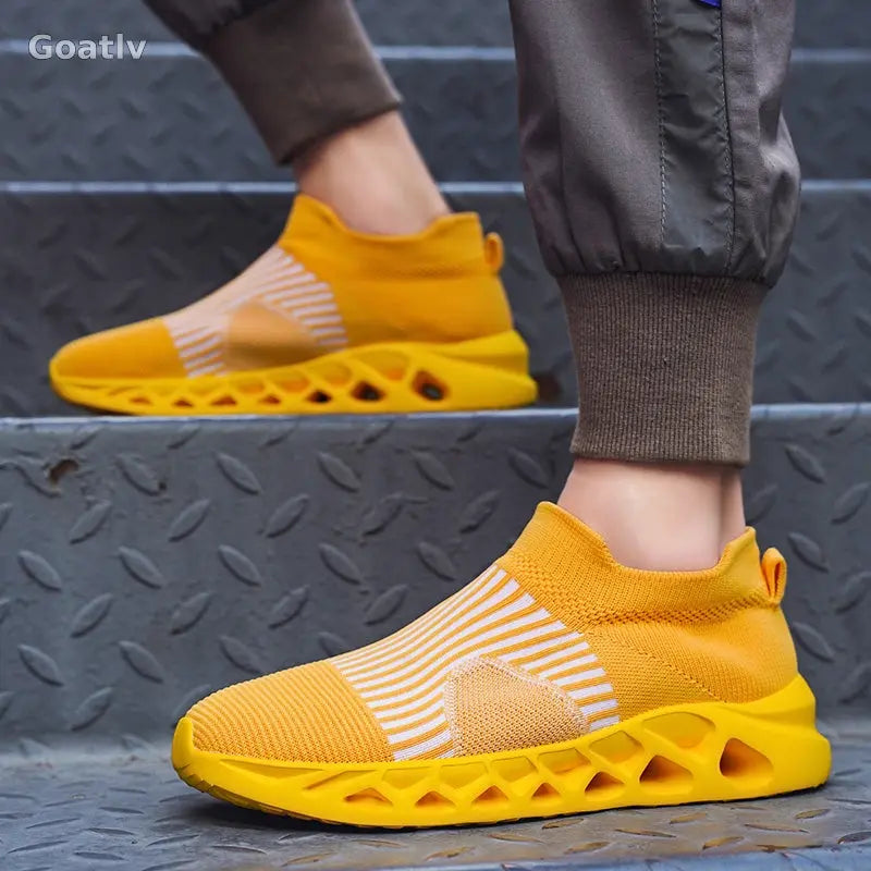 Strato Swift T4 Sneakers