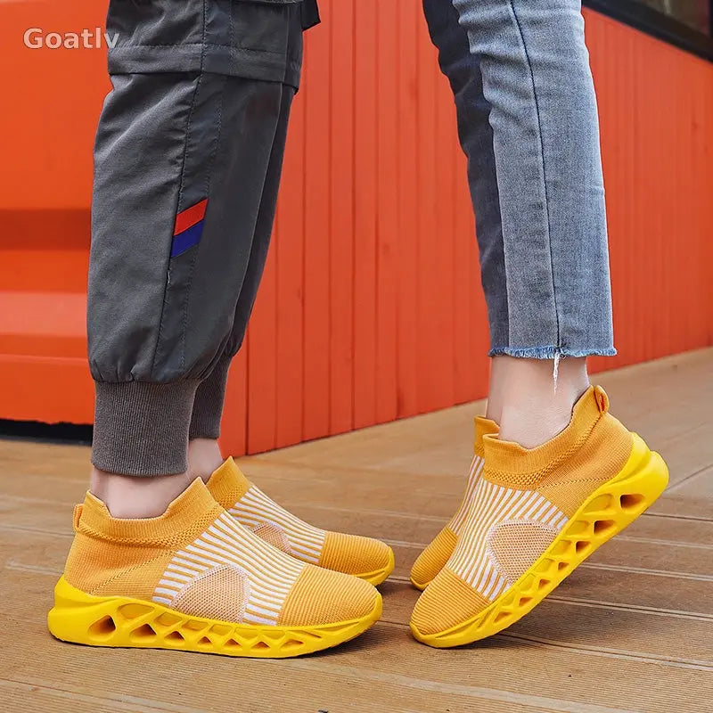 Strato Swift T4 Sneakers