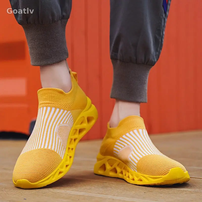 Strato Swift T4 Sneakers