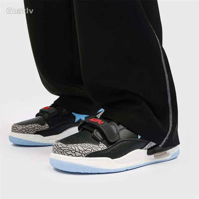 Summit Pulse T4 Sneakers