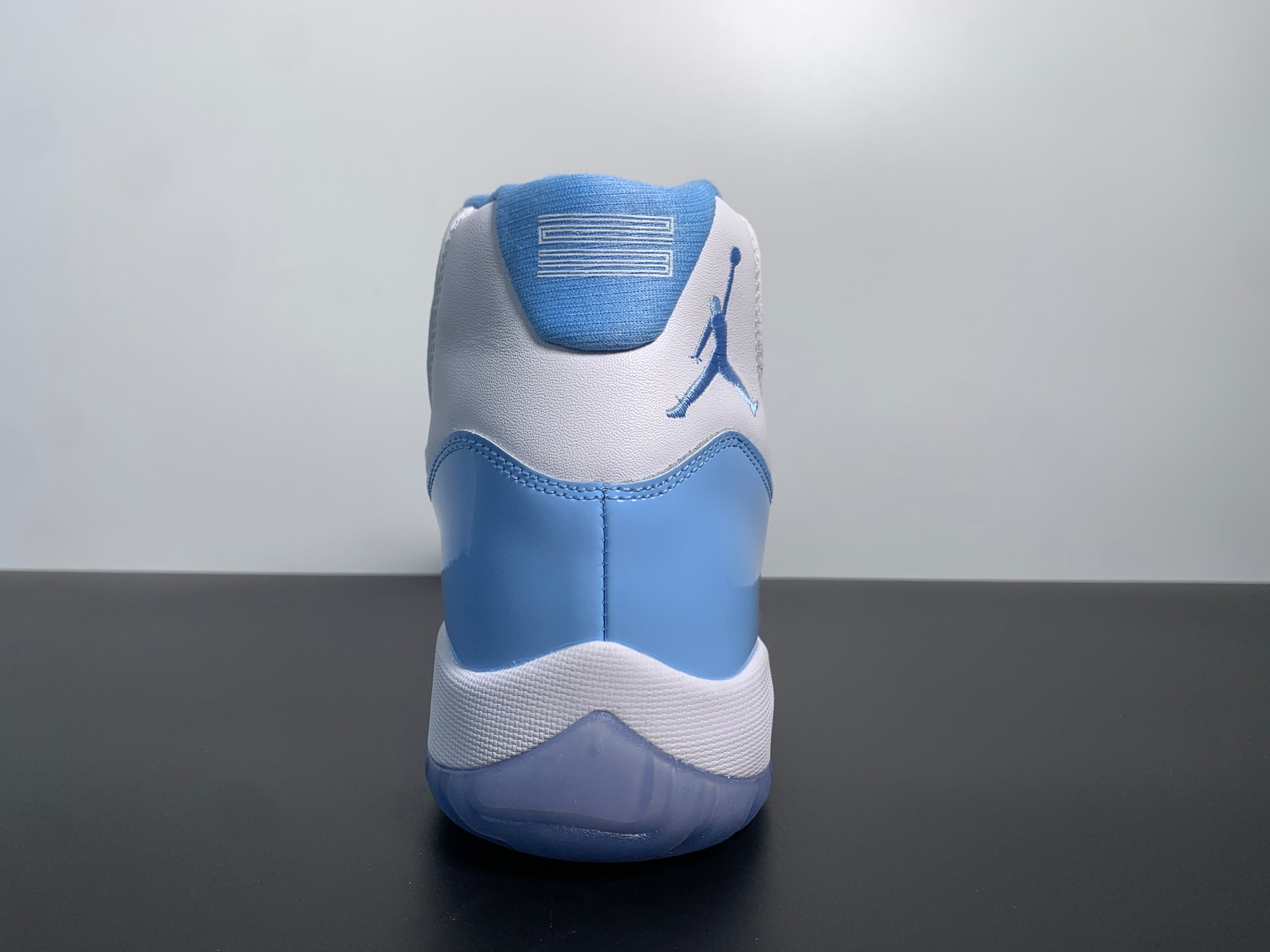 Air Jordan 11 UNC CT8012-141