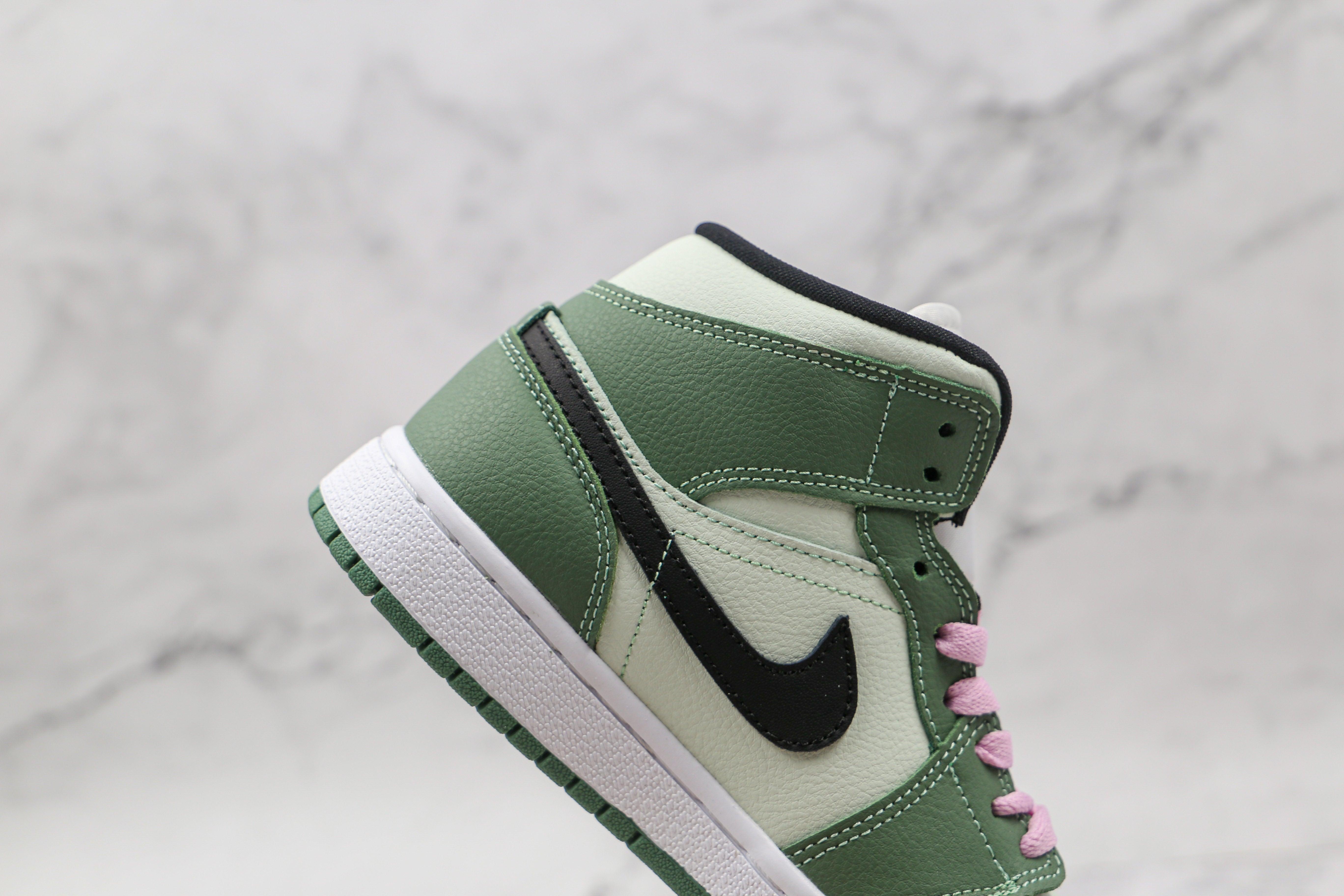 Custom Air Jordan 1 Dutch Green High Q - sneakerhypesusa