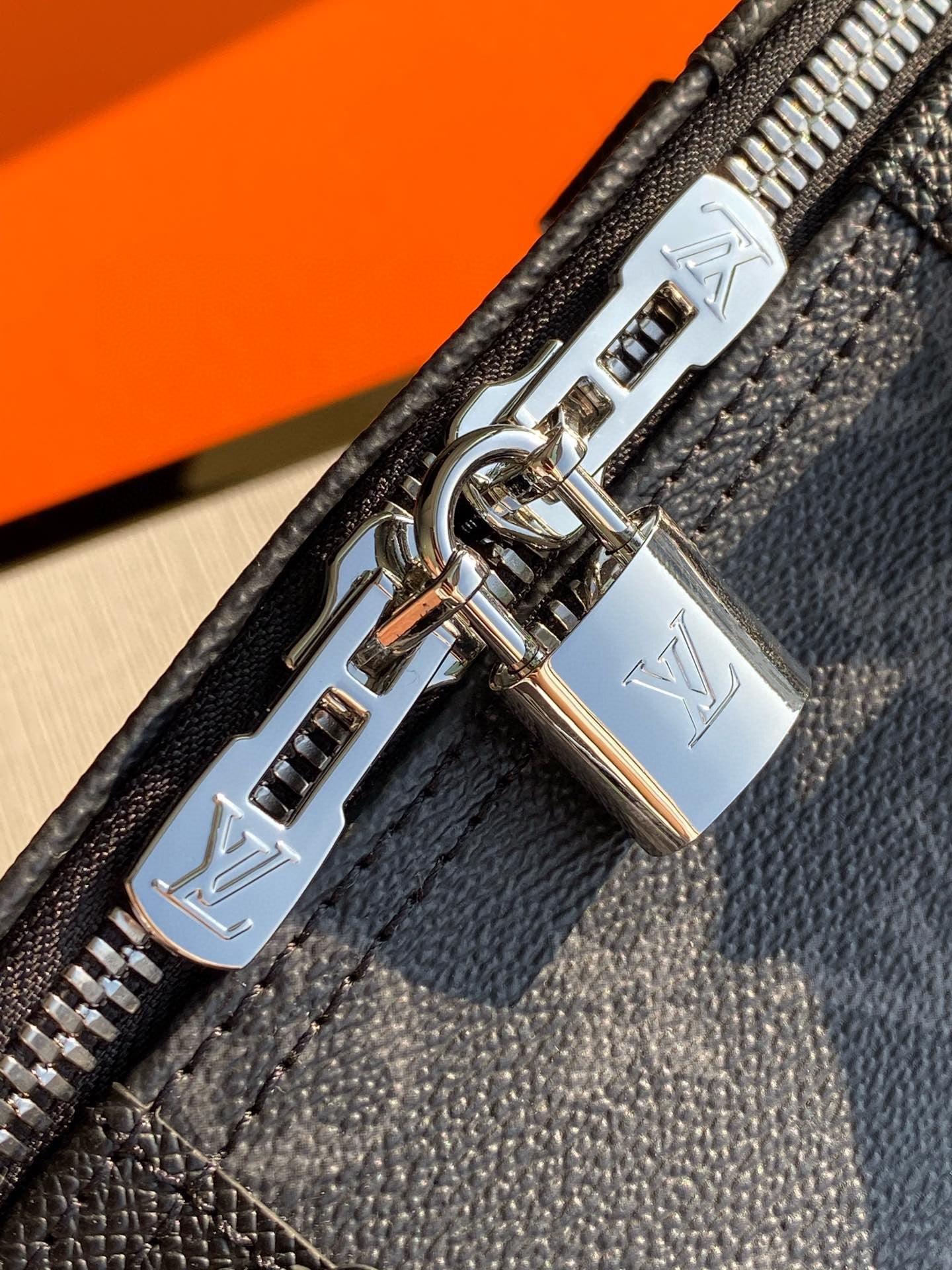 LV KEEPALL 45 TAIGA M30235 LUXURYSTEPSCO