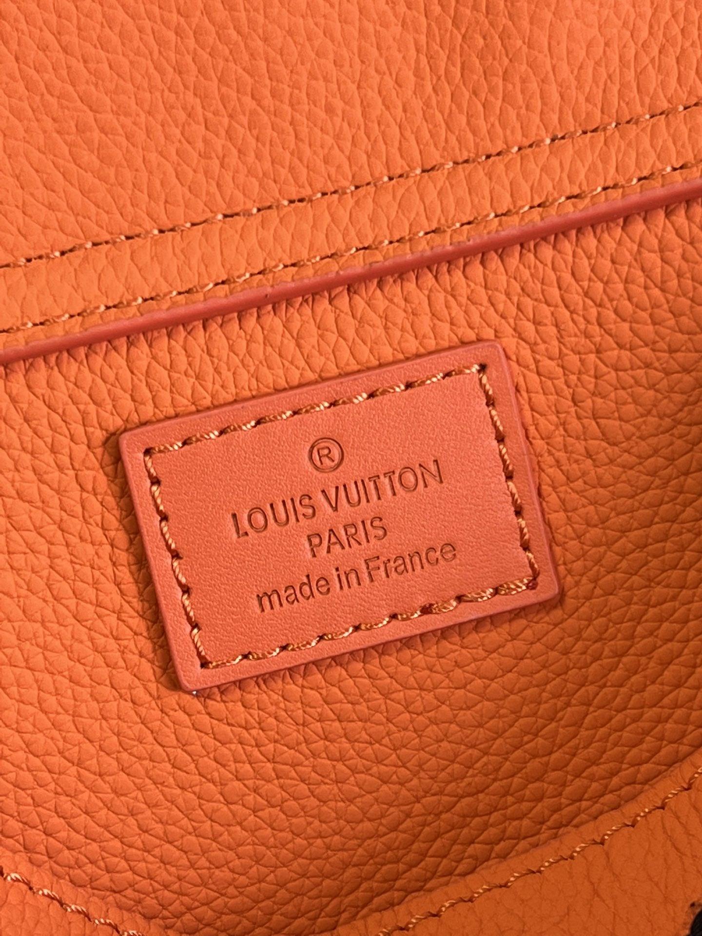 LV Aerogram Slingbag Orange For Men, Bags 30cm LV M59625