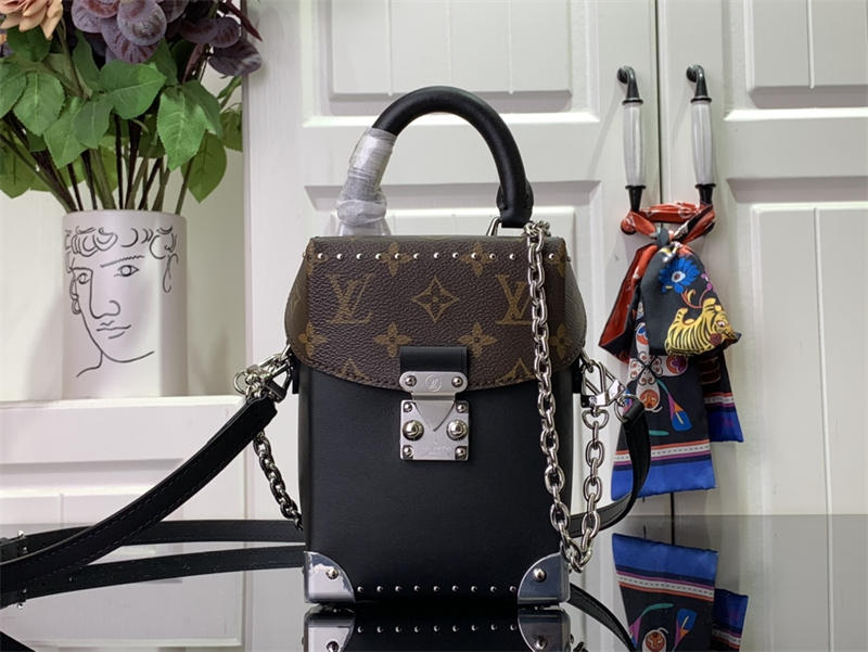 LV OnTheGo Monogram M82465