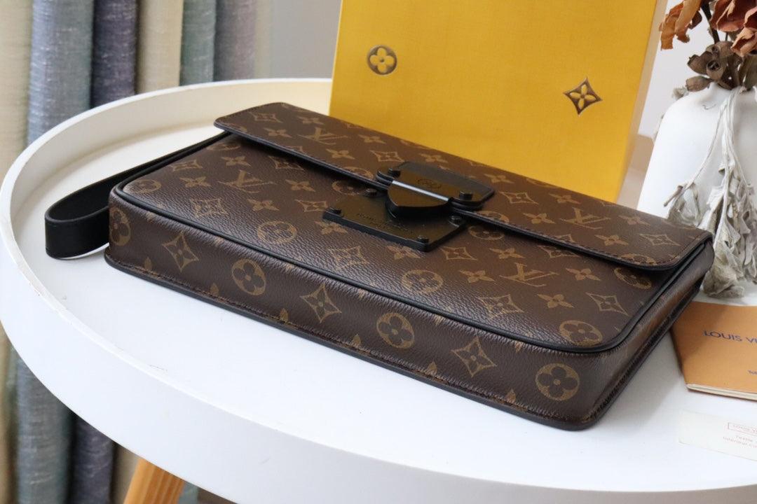 LV S LOCK A4 POUCH M80560 LUXURYSTEPSCO