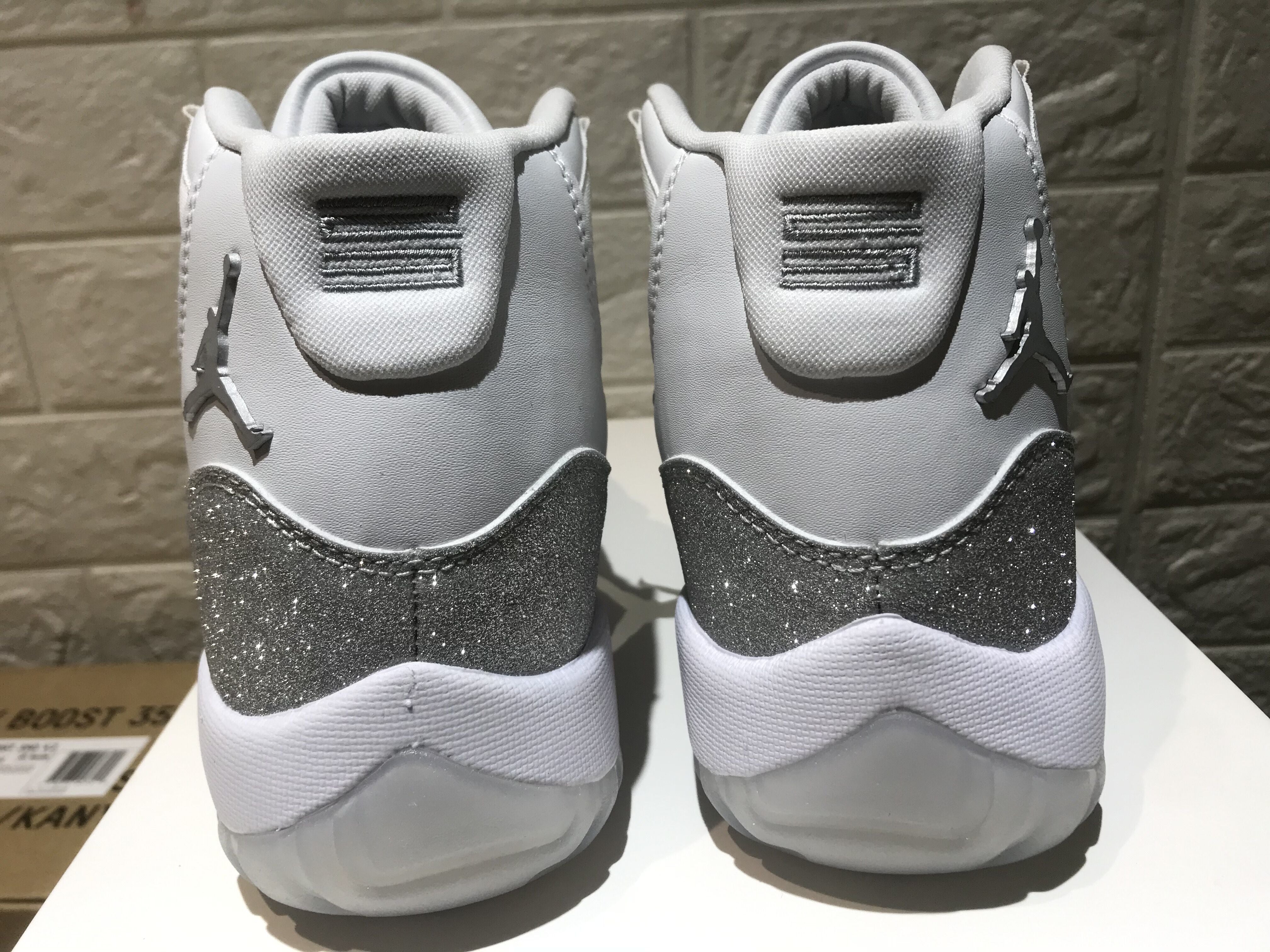 Air Jordan 11＂ Metallic Silver ＂