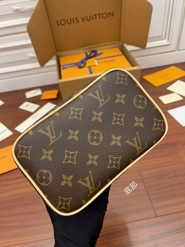 BFWD - LOV Bags - 1000 Bags Fashion Waves