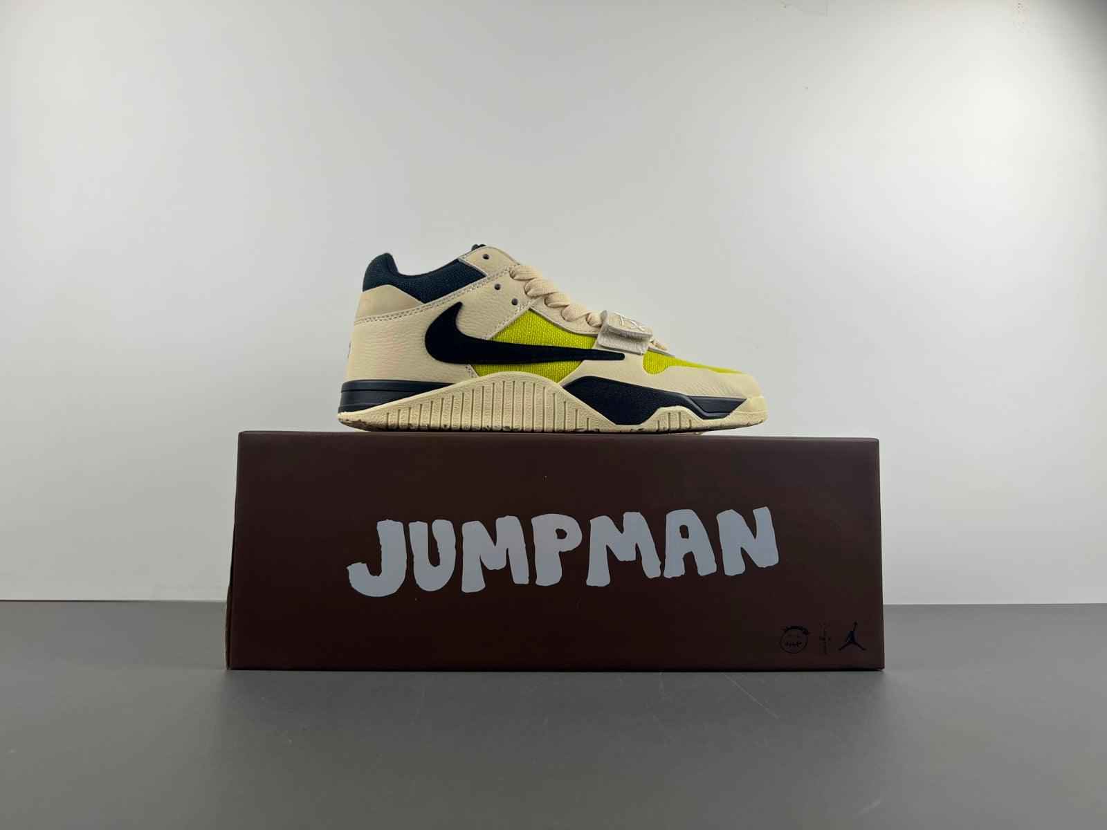 Custom Travis Scott x Jordan FZ8117-102