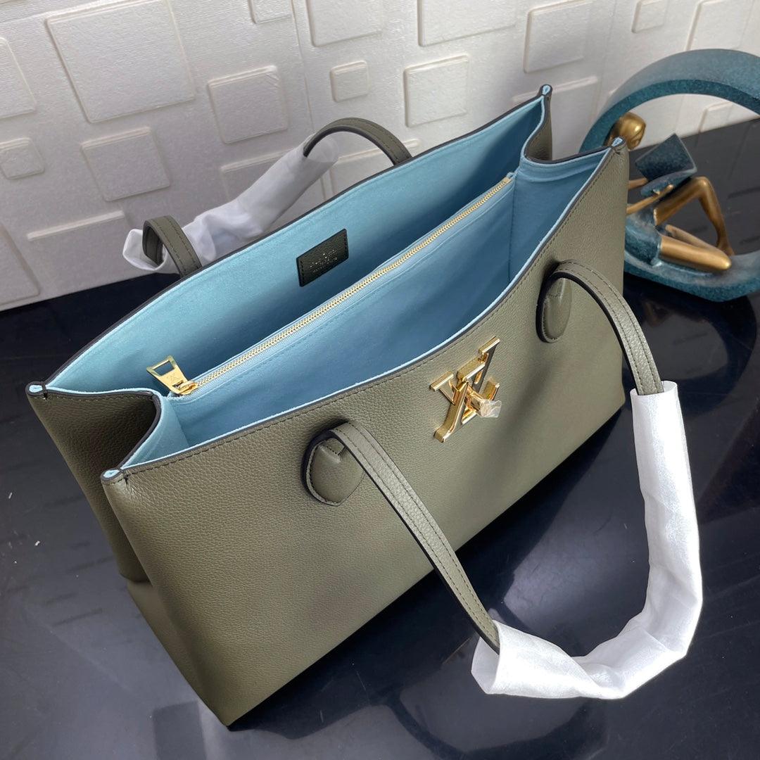 LV Lockme M57345 luxurysteps