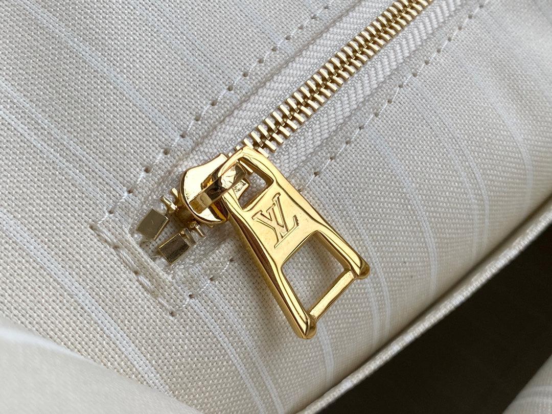 SO - LV ONTHEGO Monogram Giant M57639 sneakeronline