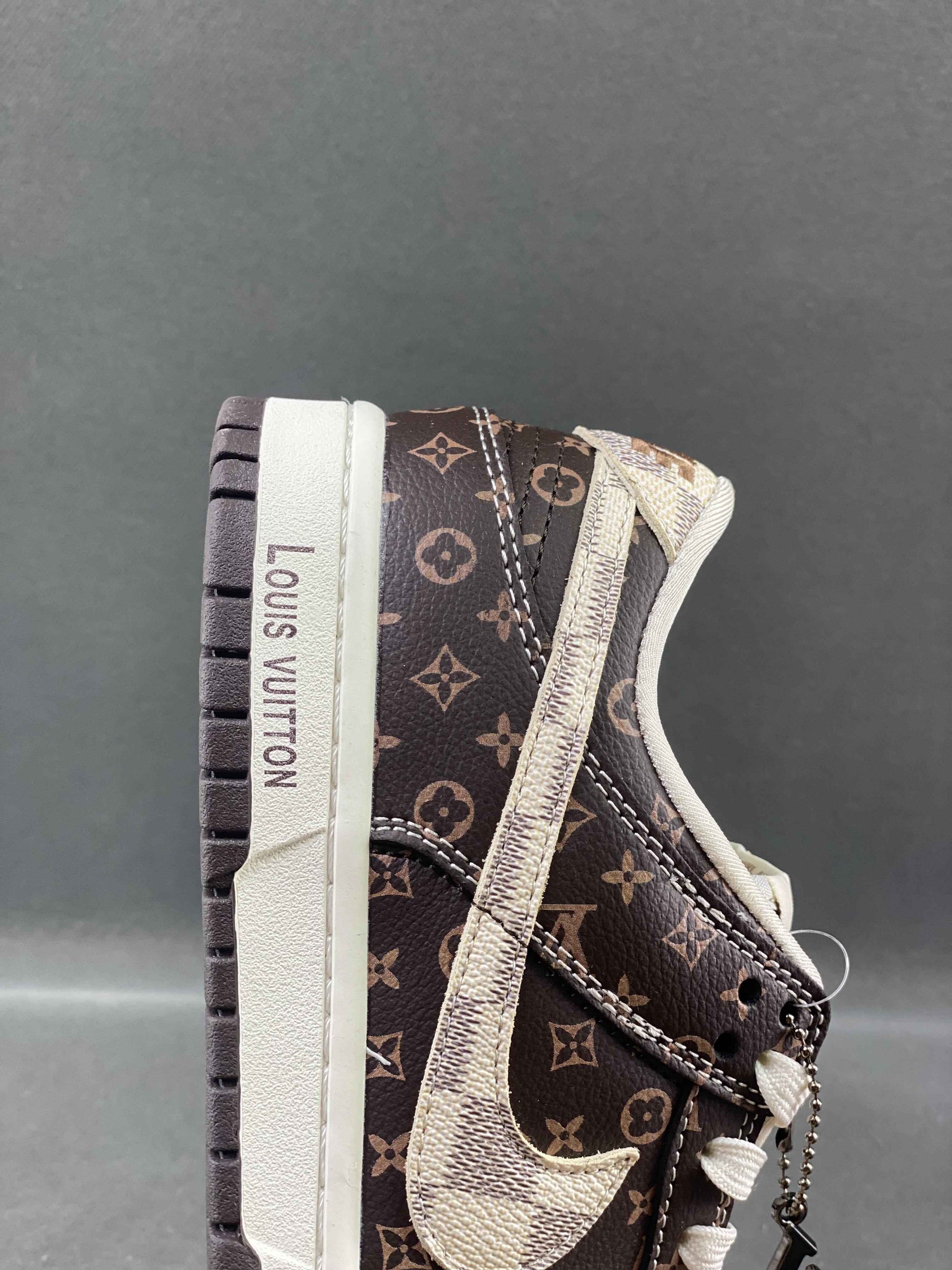 Custom Air Jordan 1 x LV SJ2068-255
