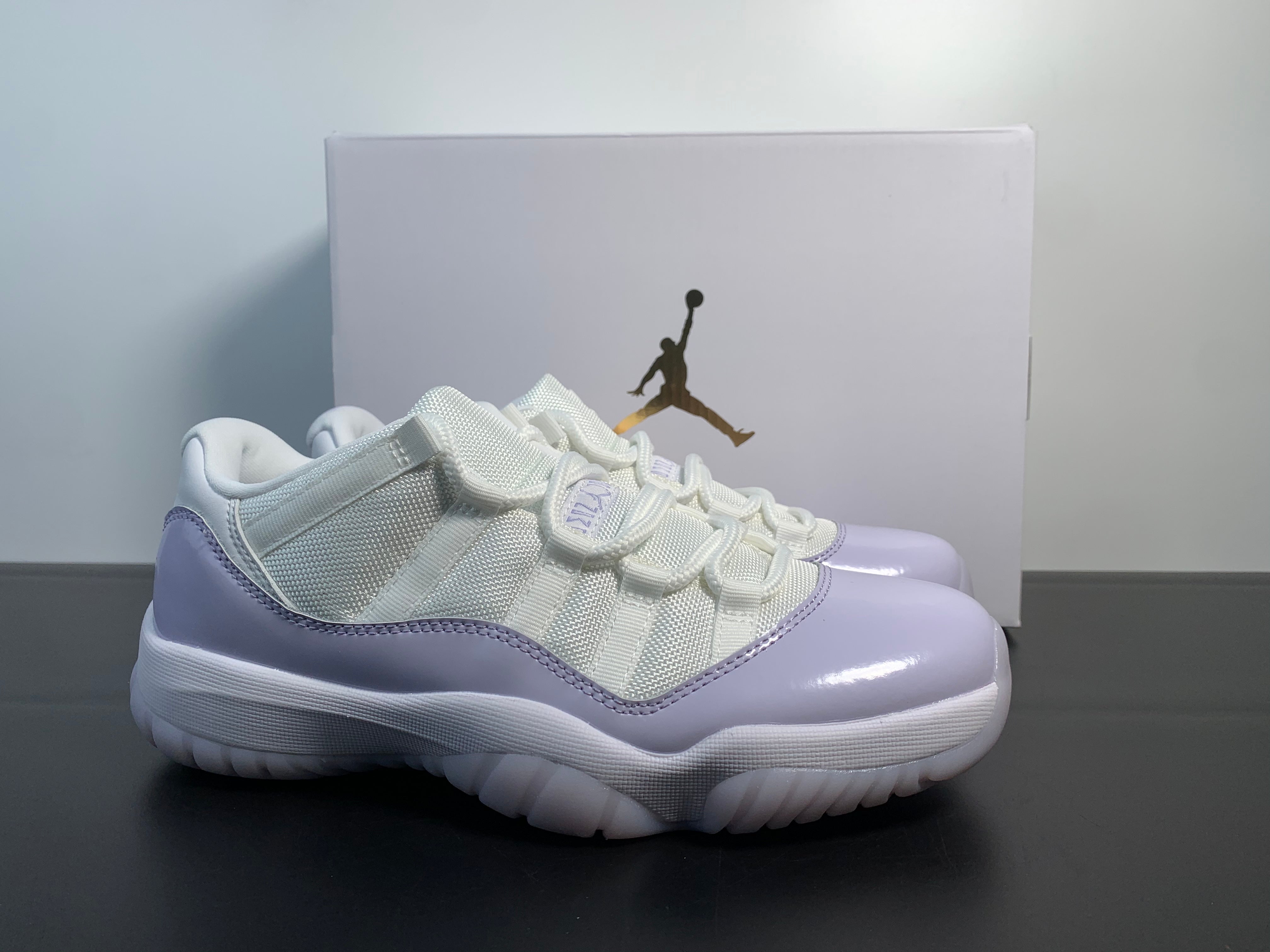 Air Jordan 11 Pure Violet AH7860-101