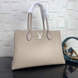 LV Lockme M57345 luxurysteps