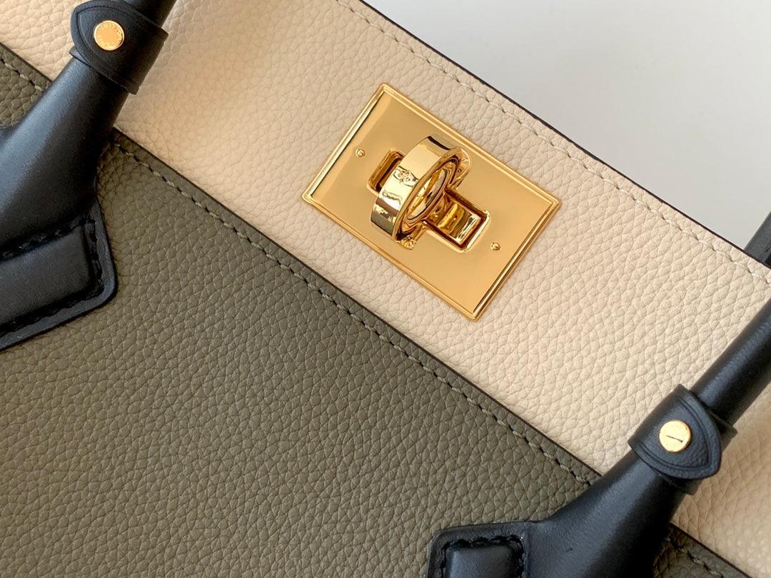 LV Monogram 53823 luxurysteps