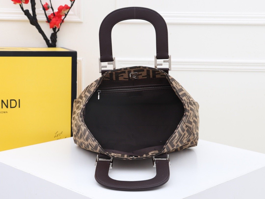 LW - Luxury Handbags FEI 102 Lulla Willow