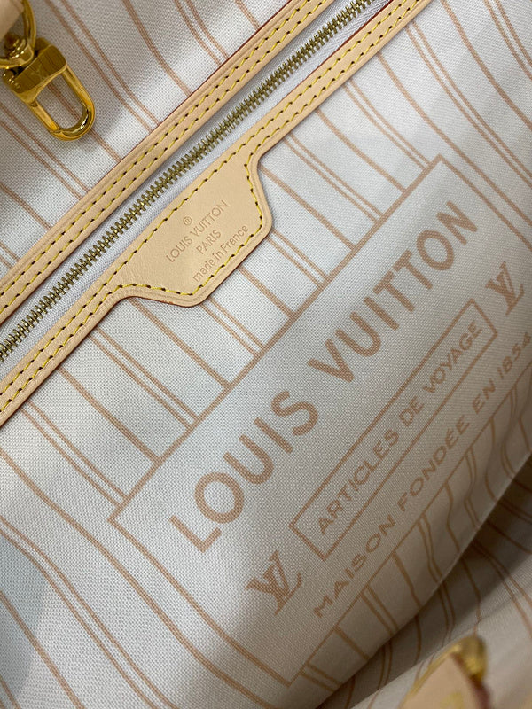 BFWD - LOV Bags - 1888 Bags Fashion Waves