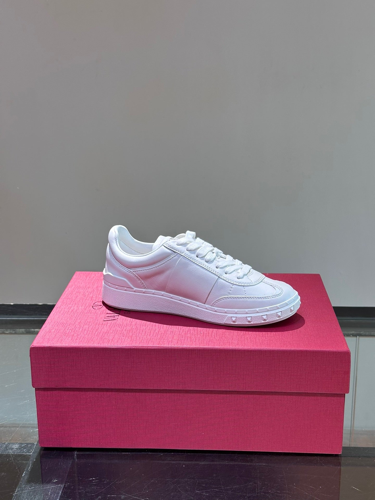 VAL White Shoes -176 Designer Sneakers