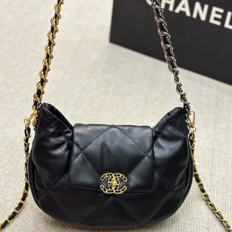 1984 - CC Hobo Chain Bag Black